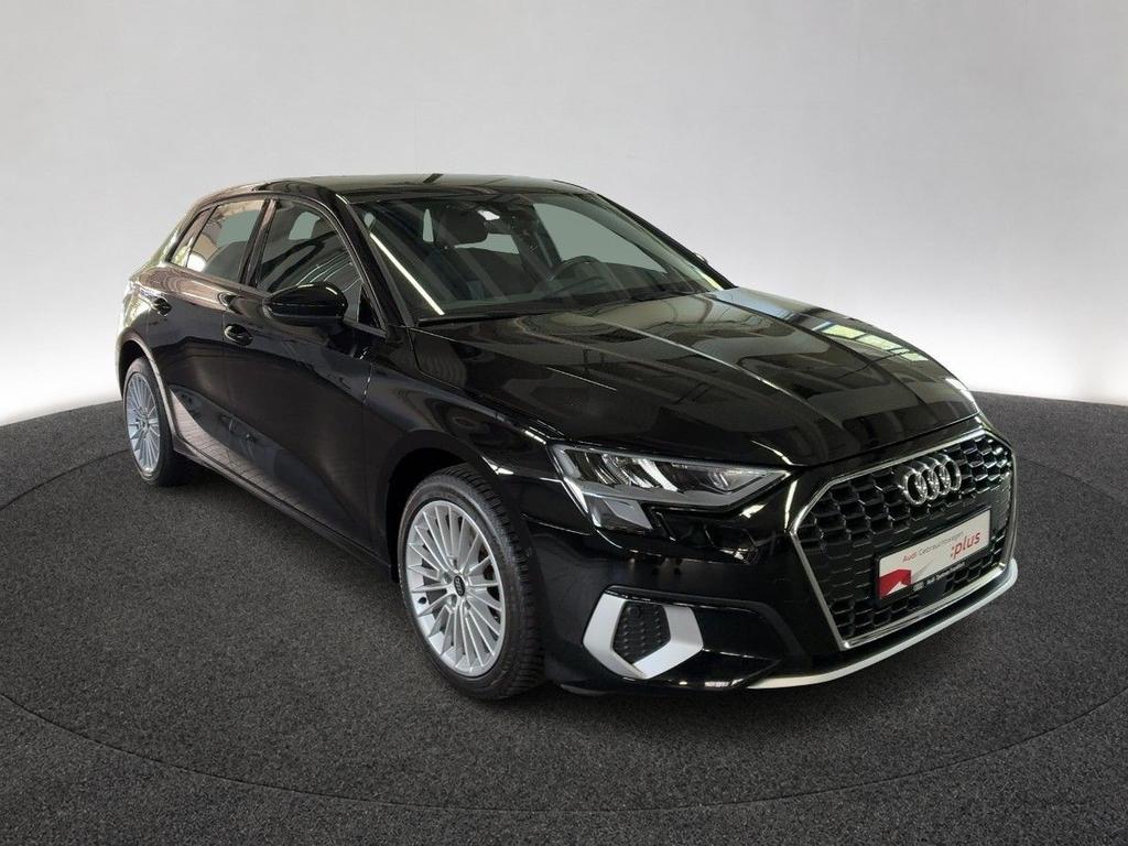 Audi A3 2023 г. Чёрный, пробег 50570 км