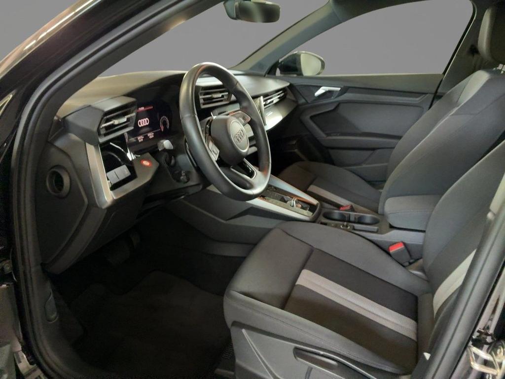 Audi A3 2023 г. Чёрный, пробег 50570 км