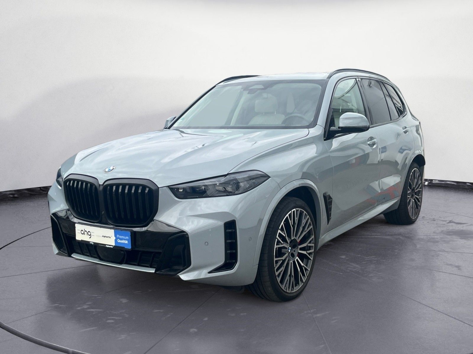 BMW X5 2024 г. Серый, пробег 38569 км