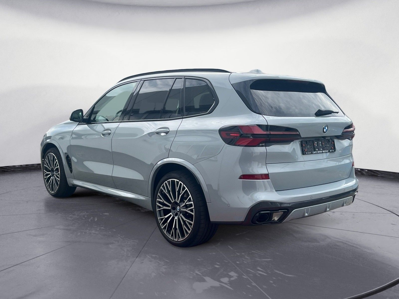 BMW X5 2024 г. Серый, пробег 38569 км