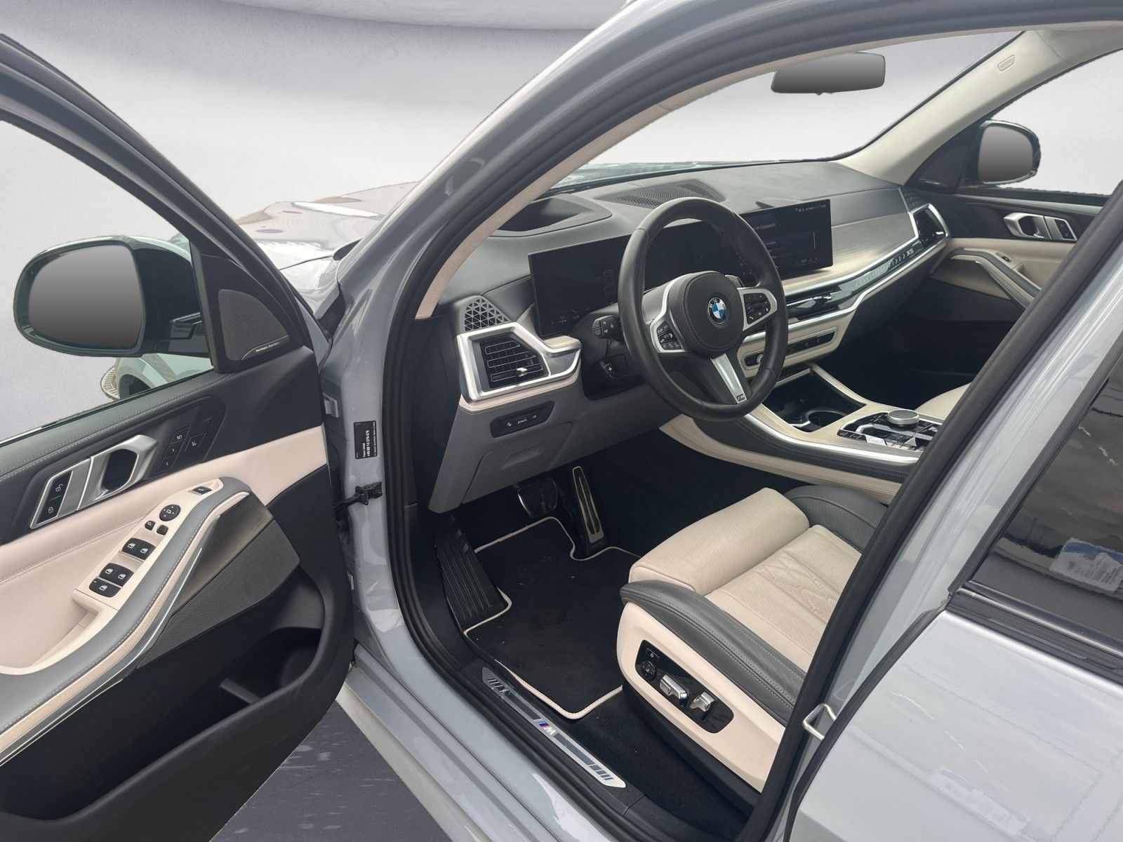 BMW X5 2024 г. Серый, пробег 38569 км