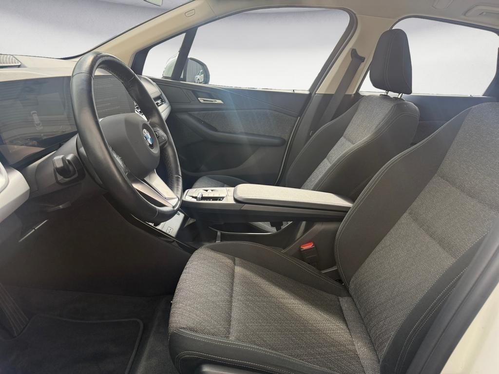 BMW 218 ACTIVE TOURER 2023 г. Белый, пробег 52820 км