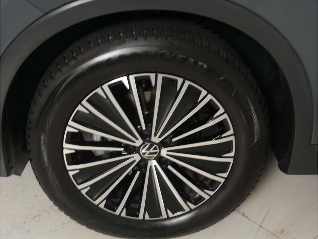 Volkswagen Tiguan 2025 г. Серый, пробег 27729 км