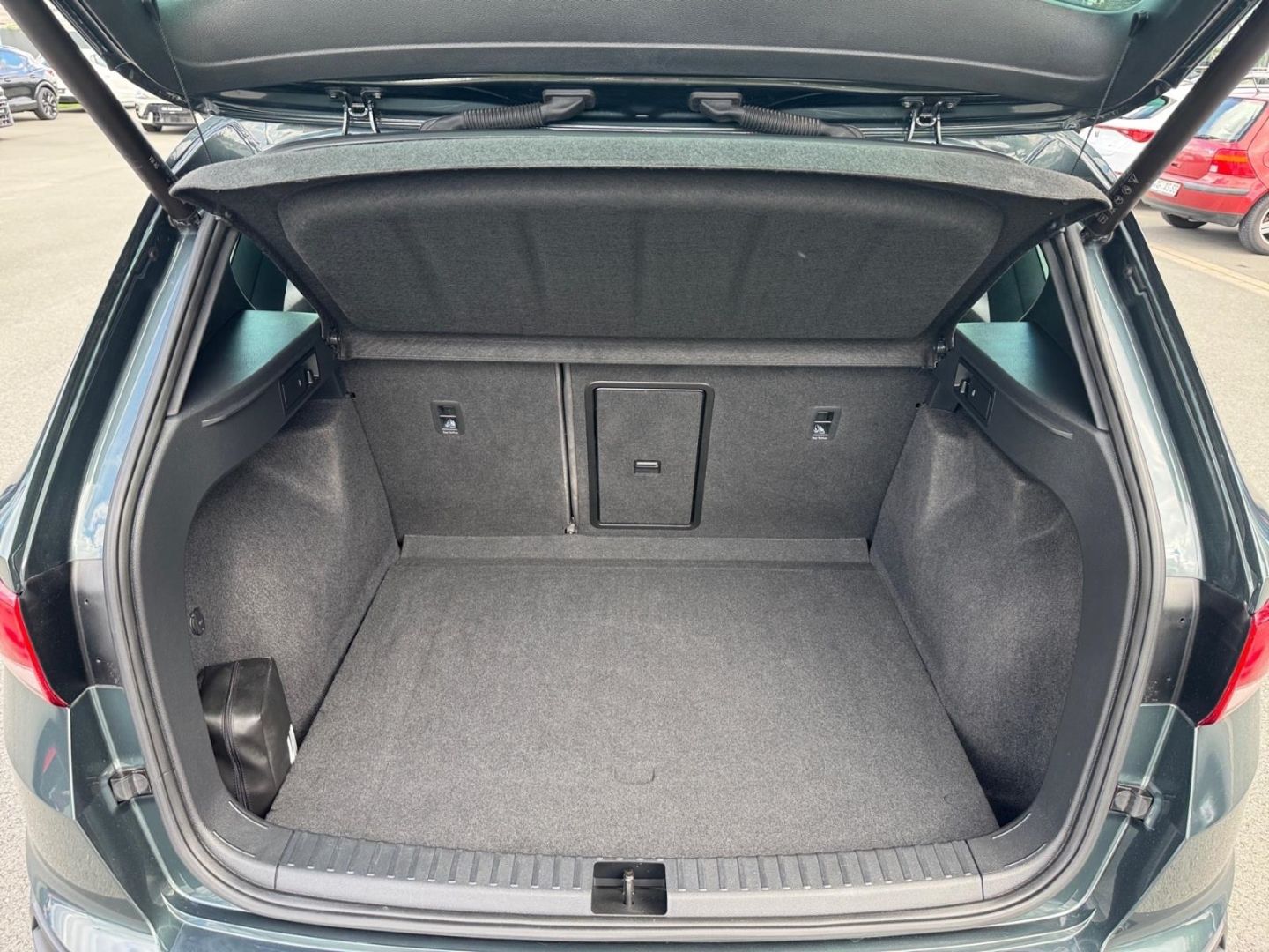 SEAT Ateca 2023 г. Зелёный, пробег 41271 км