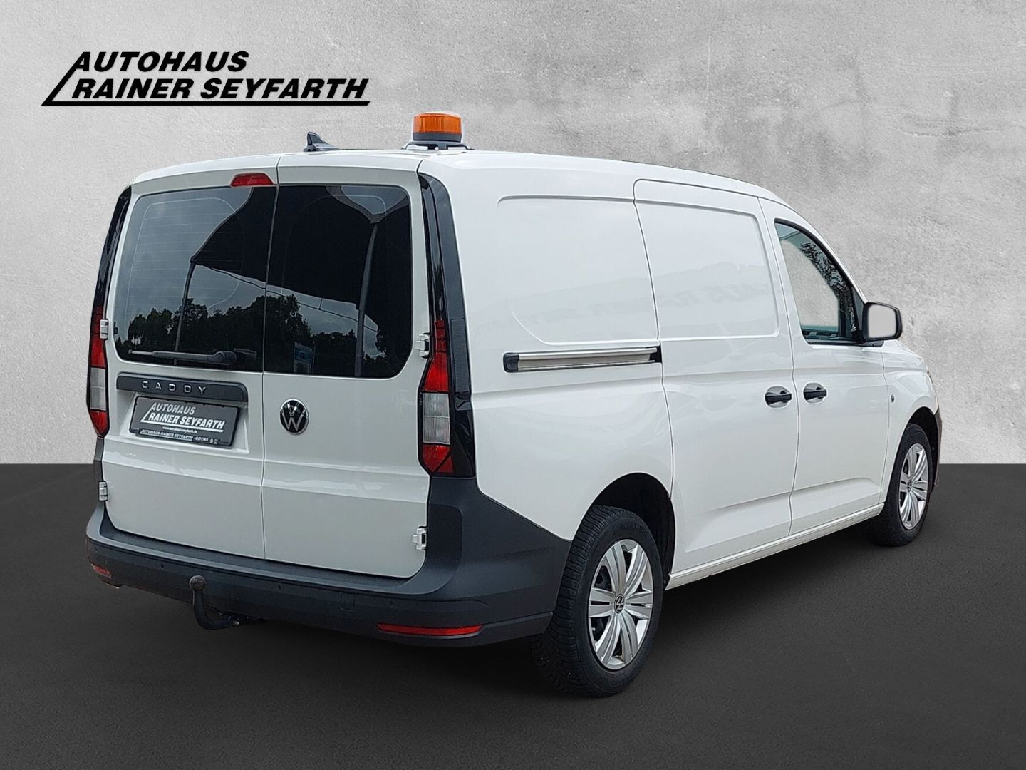 Volkswagen CADDY MAXI 2022 г. Белый, пробег 18905 км