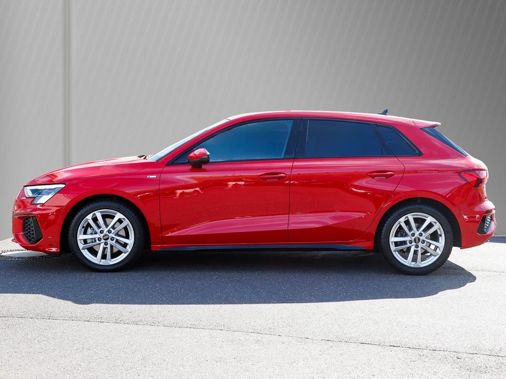 Audi A3 2023 г. Красный, пробег 41989 км