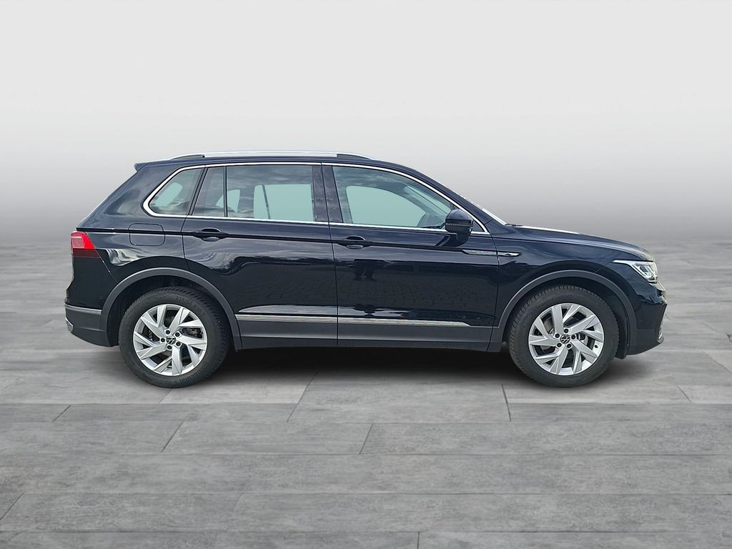 Volkswagen Tiguan 2024 г. Чёрный, пробег 9000 км