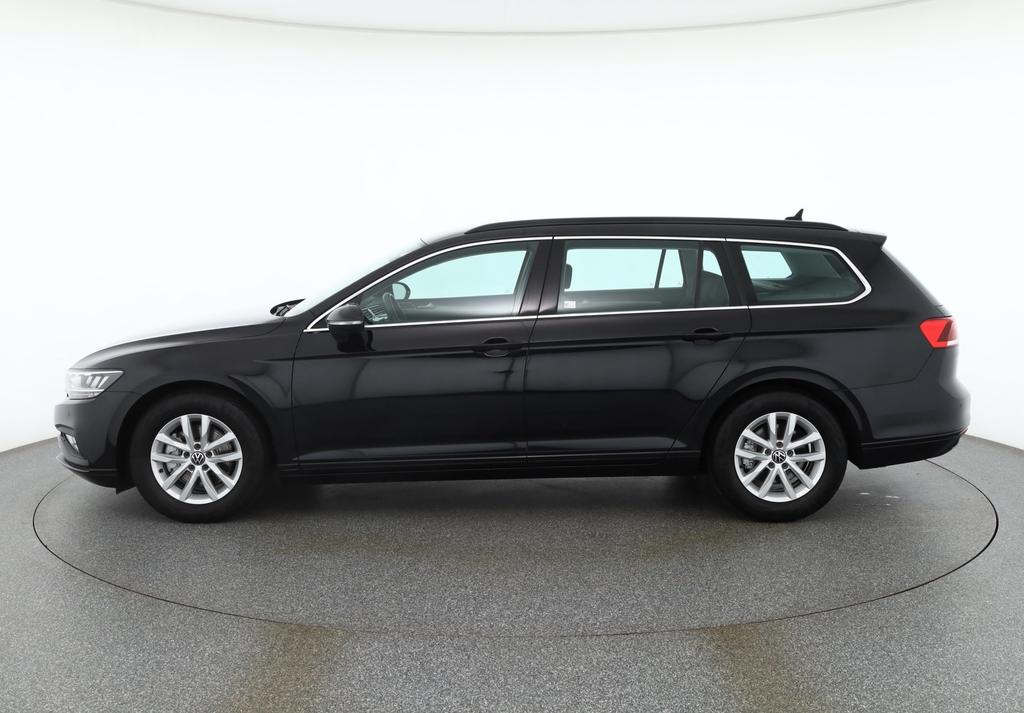 Volkswagen PASSAT VARIANT 2023 г. Чёрный, пробег 47360 км