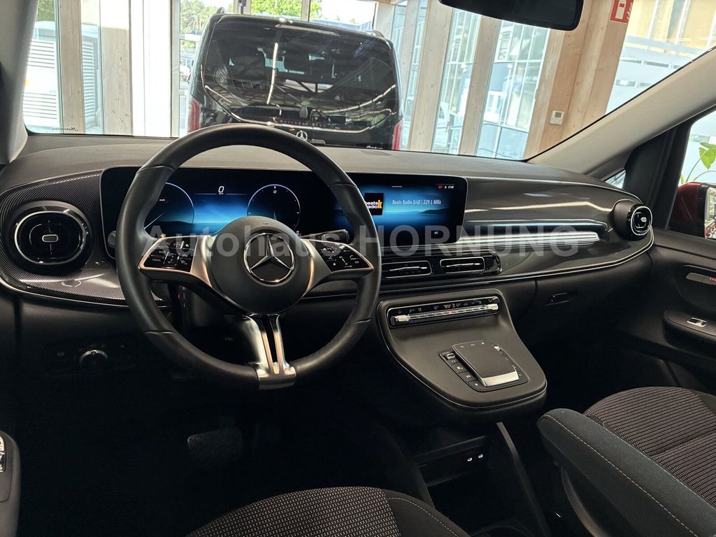 Mercedes-Benz V 220 2025 г. Красный, пробег 18926 км