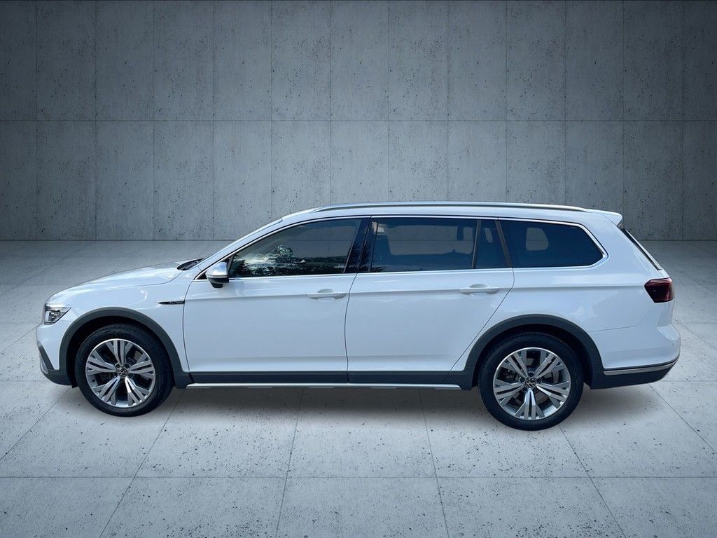 Volkswagen PASSAT ALLTRACK 2023 г. Белый, пробег 33990 км