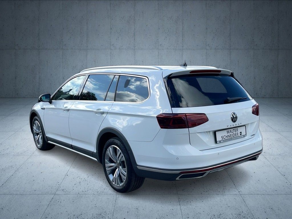 Volkswagen PASSAT ALLTRACK 2023 г. Белый, пробег 33990 км