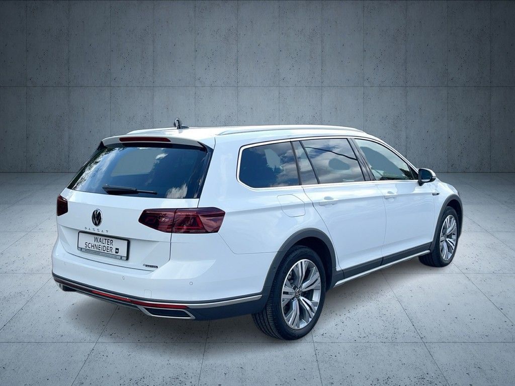 Volkswagen PASSAT ALLTRACK 2023 г. Белый, пробег 33990 км