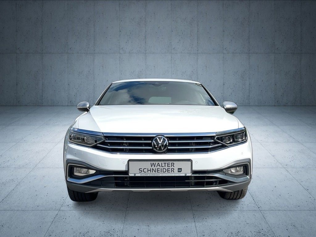 Volkswagen PASSAT ALLTRACK 2023 г. Белый, пробег 33990 км