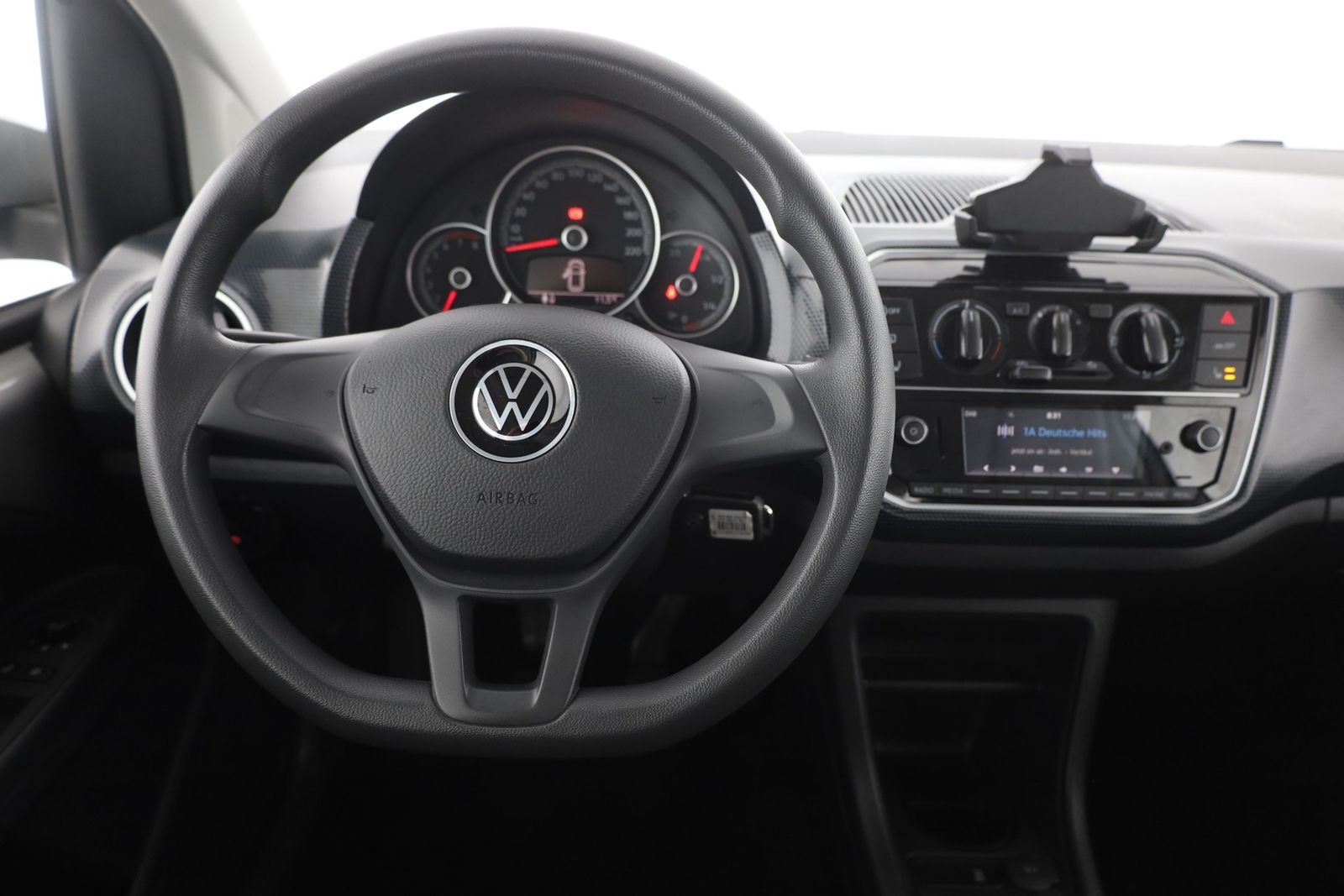 Volkswagen up! 2022 г. Серый, пробег 20157 км