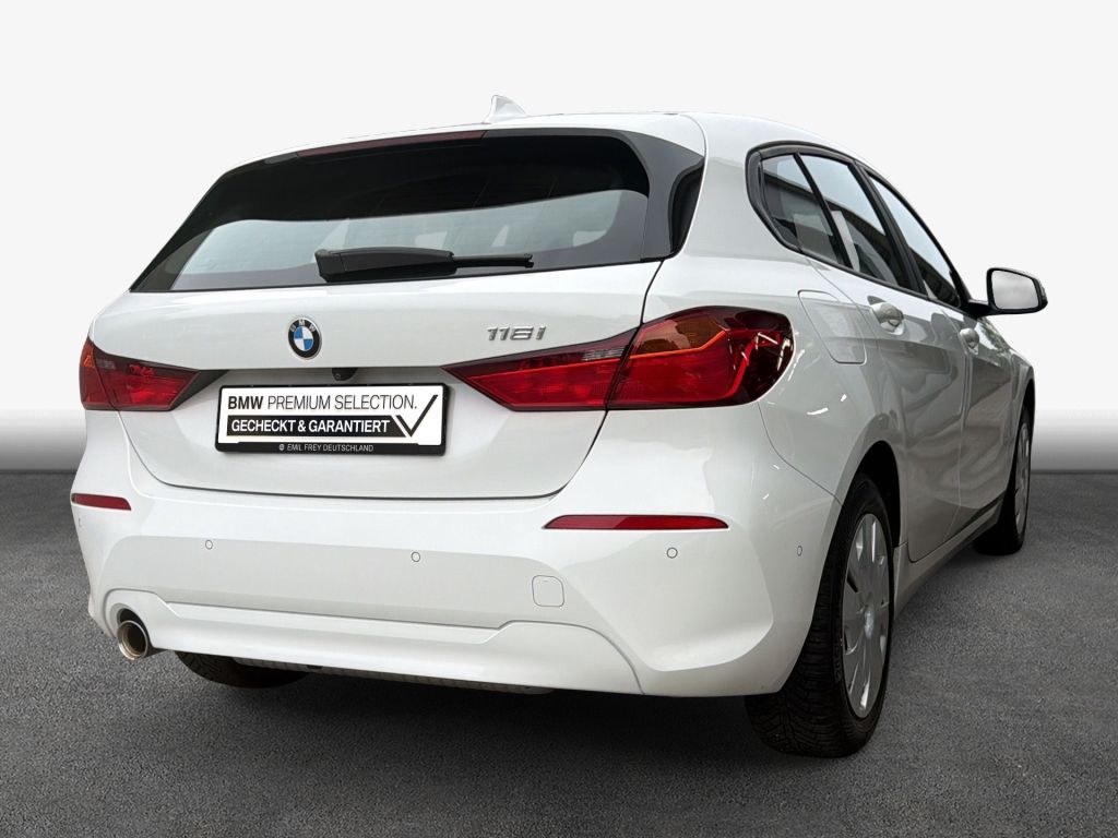 BMW 116 2022 г. Белый, пробег 40010 км