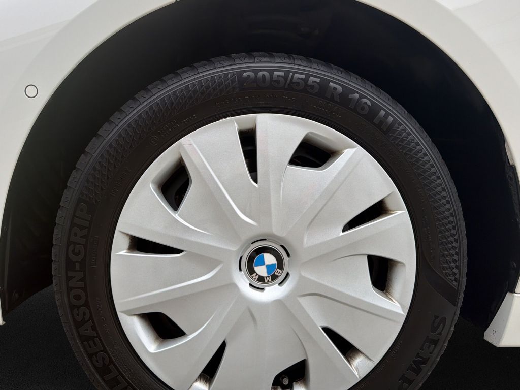 BMW 116 2022 г. Белый, пробег 40010 км