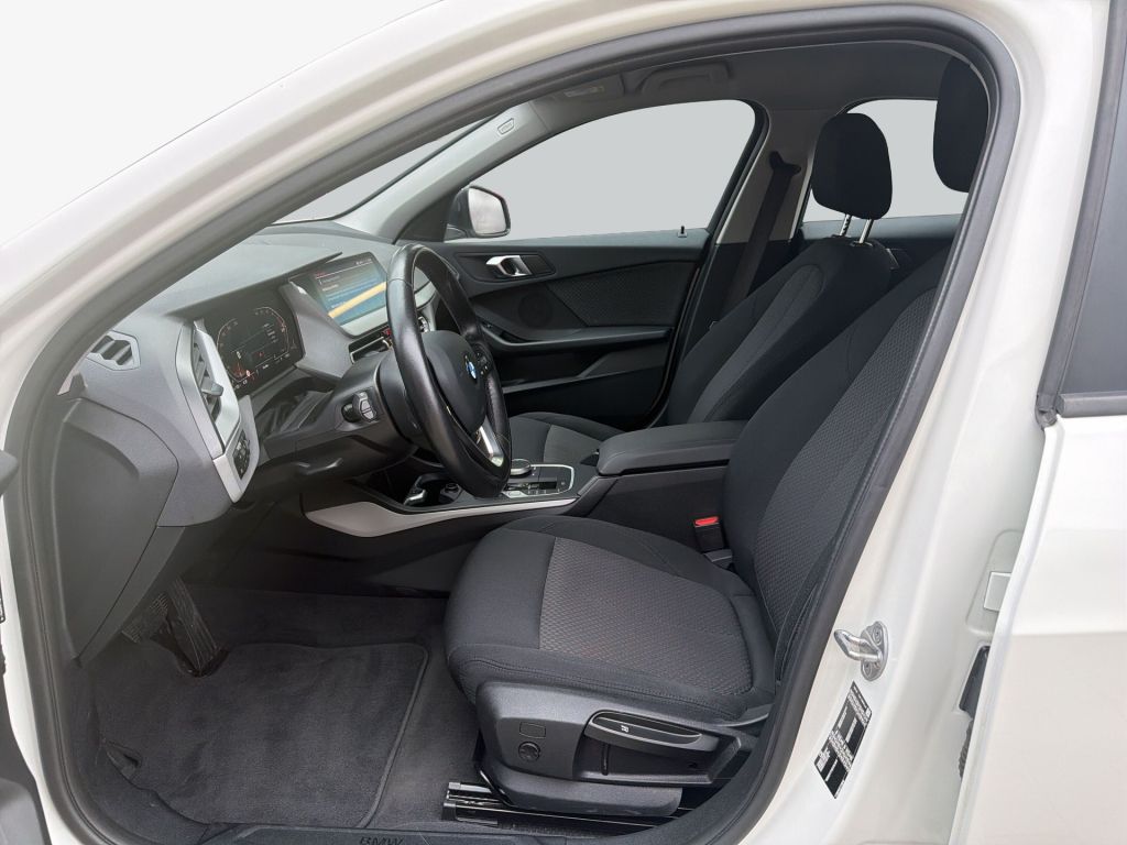 BMW 116 2022 г. Белый, пробег 40010 км