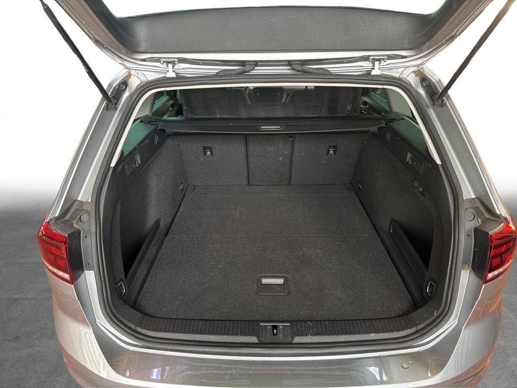Volkswagen PASSAT VARIANT 2022 г. Серебристый, пробег 55714 км