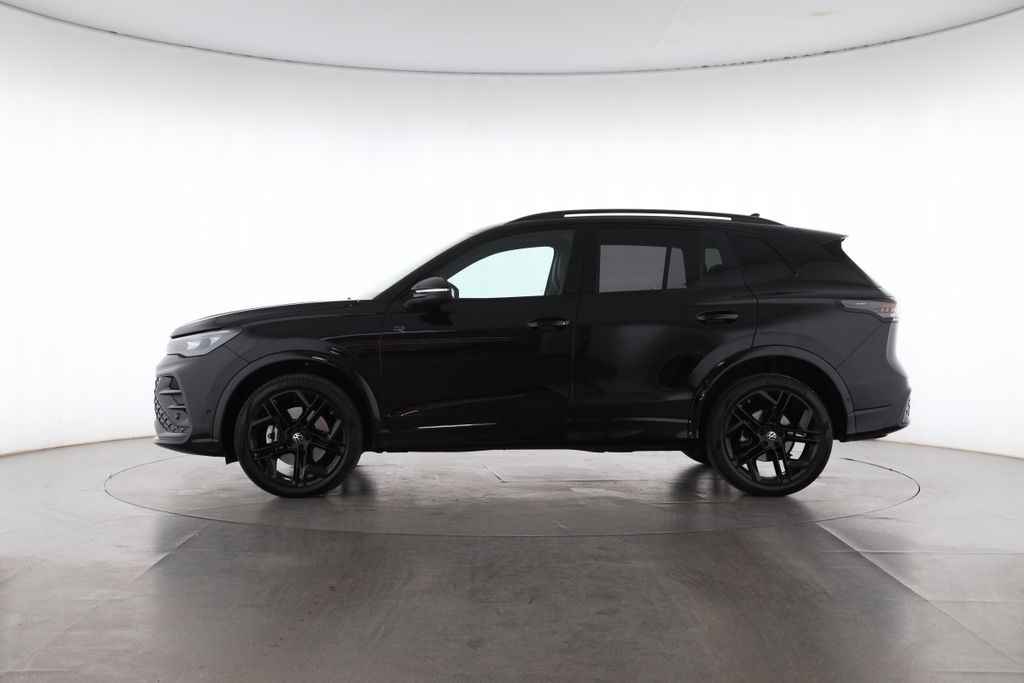 Volkswagen Tiguan 2026 г. Чёрный, пробег 8448 км