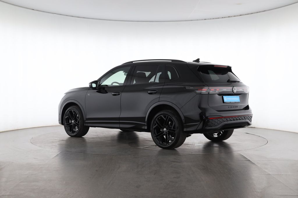 Volkswagen Tiguan 2026 г. Чёрный, пробег 8448 км