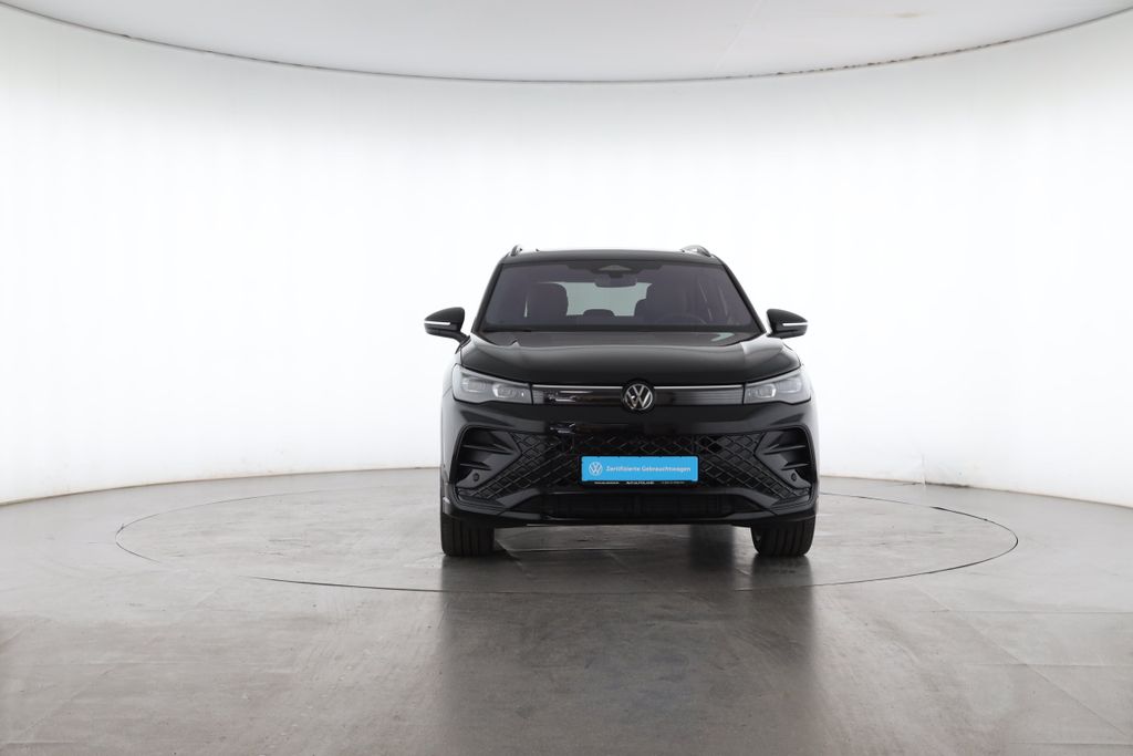 Volkswagen Tiguan 2026 г. Чёрный, пробег 8448 км