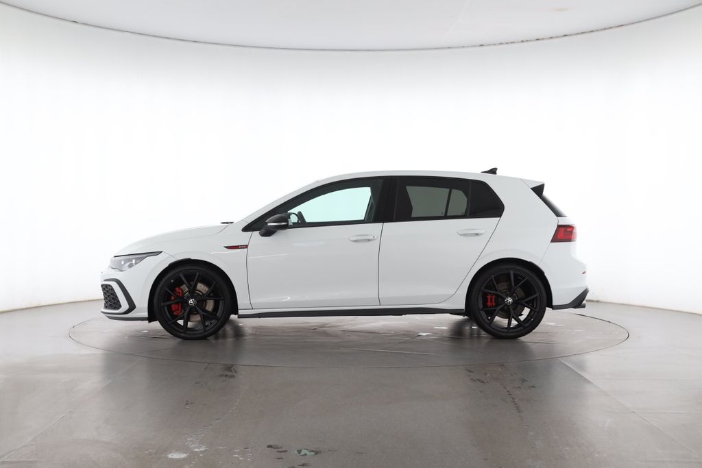 Volkswagen Golf 2024 г. Белый, пробег 12802 км