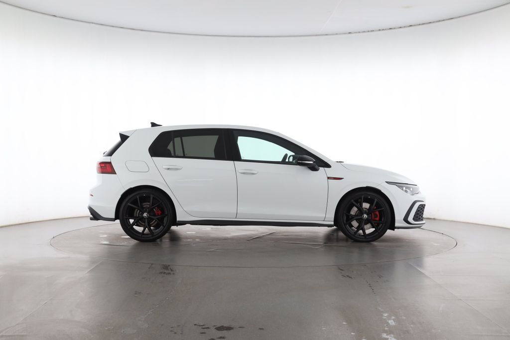 Volkswagen Golf 2024 г. Белый, пробег 12802 км