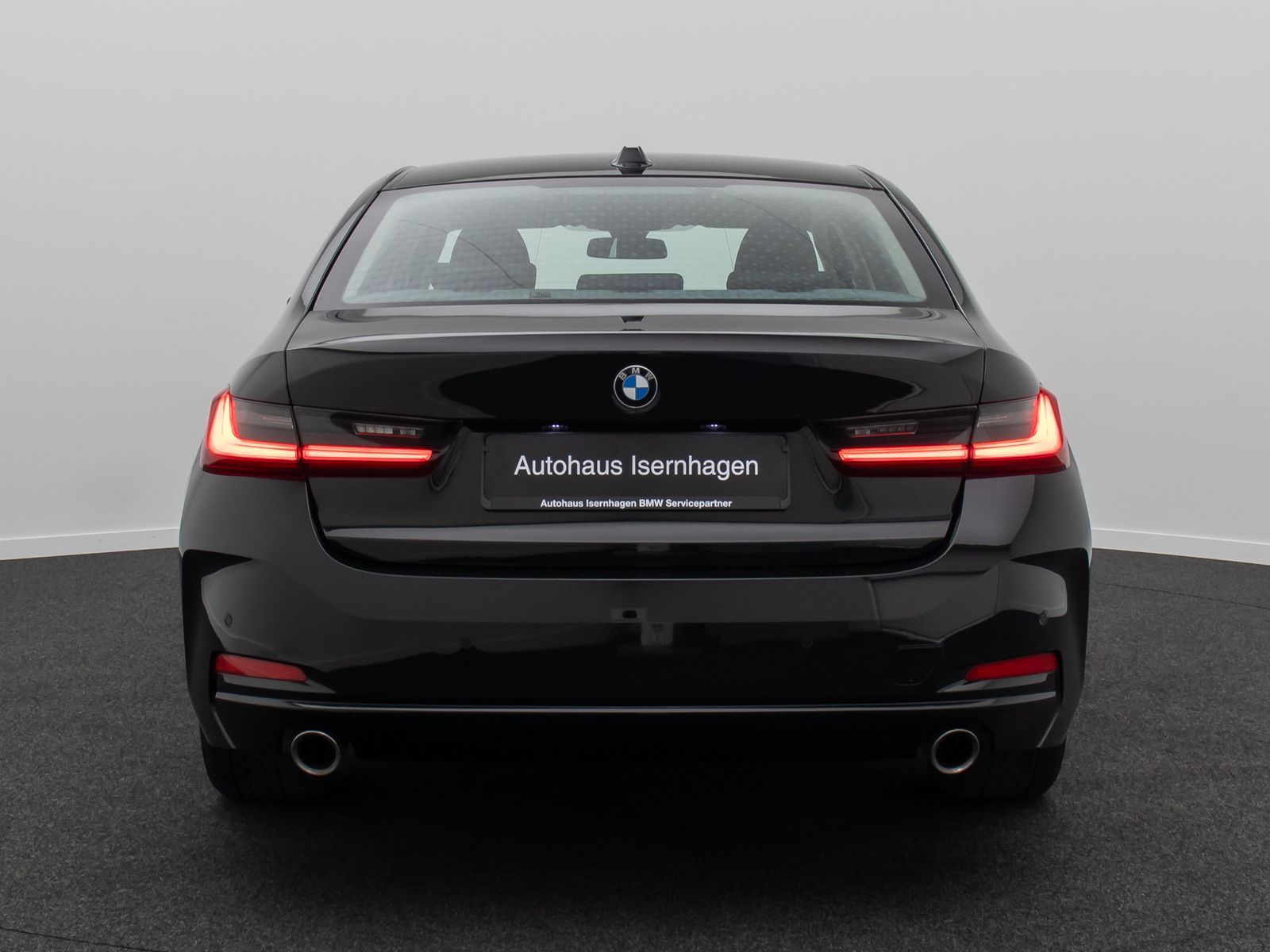 BMW 318 2024 г. Чёрный, пробег 51793 км