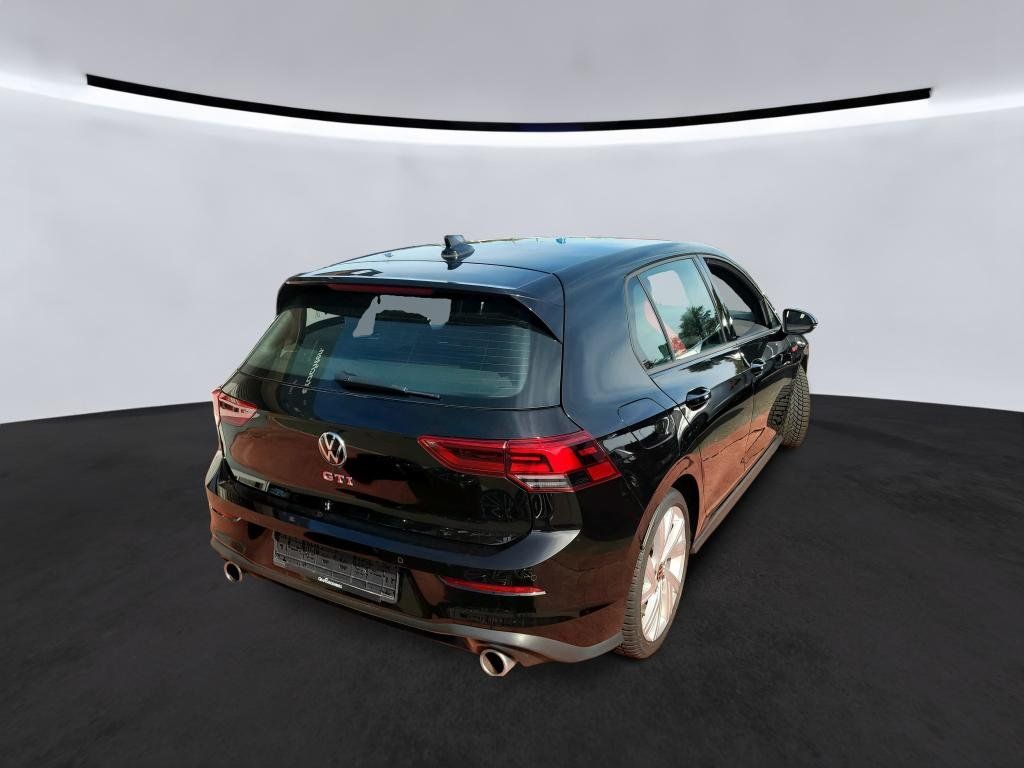 Volkswagen Golf 2024 г. Чёрный, пробег 35800 км