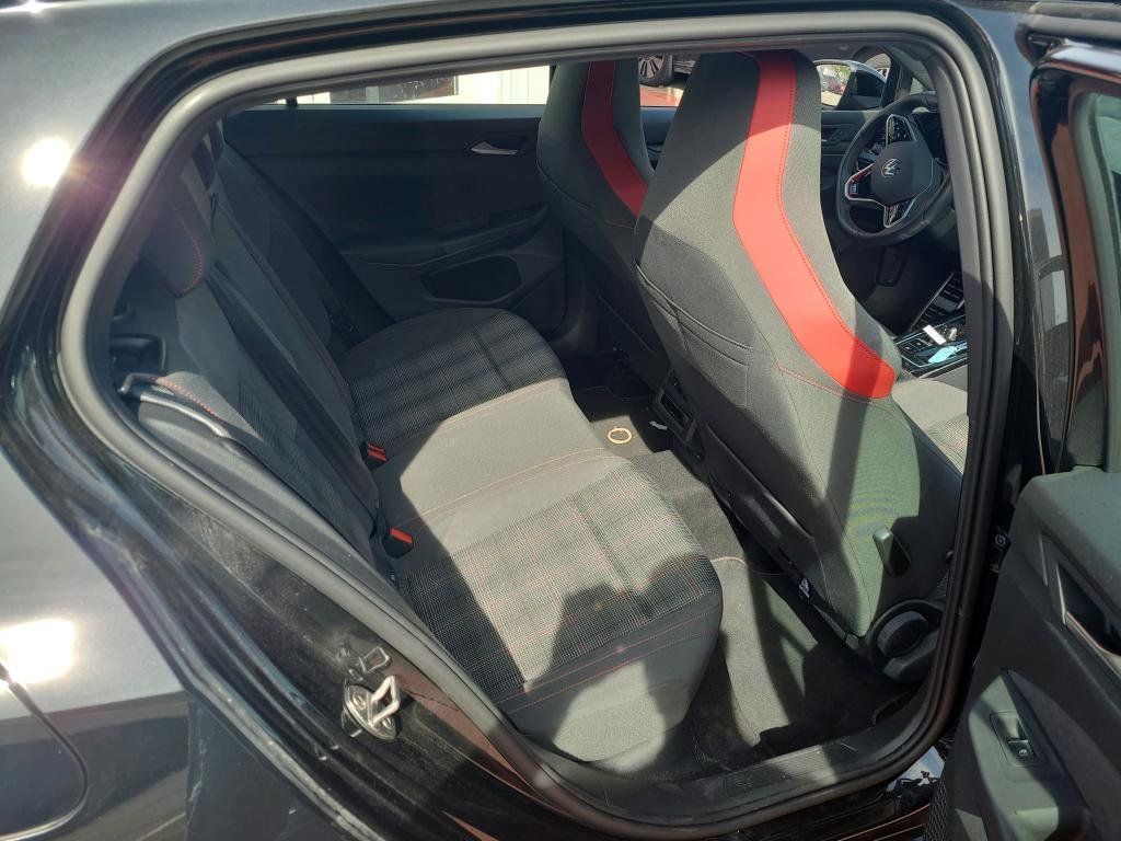 Volkswagen Golf 2024 г. Чёрный, пробег 35800 км