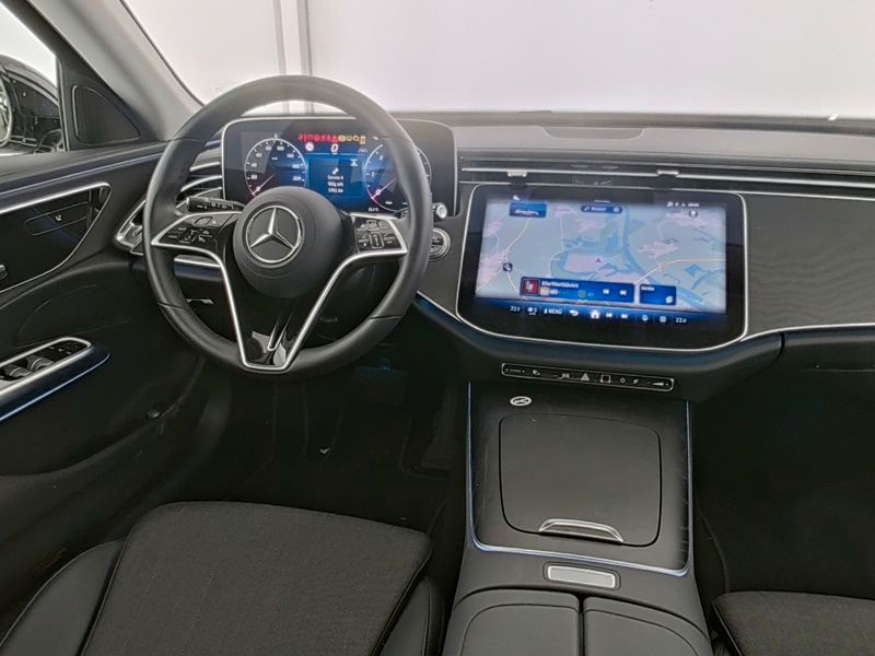Mercedes-Benz E 220 2025 г. Чёрный, пробег 26915 км