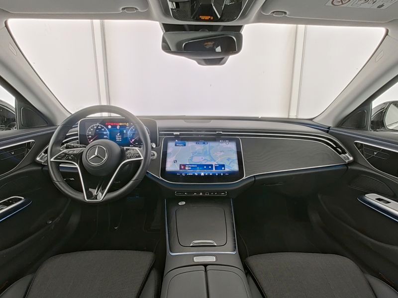 Mercedes-Benz E 220 2025 г. Чёрный, пробег 26915 км
