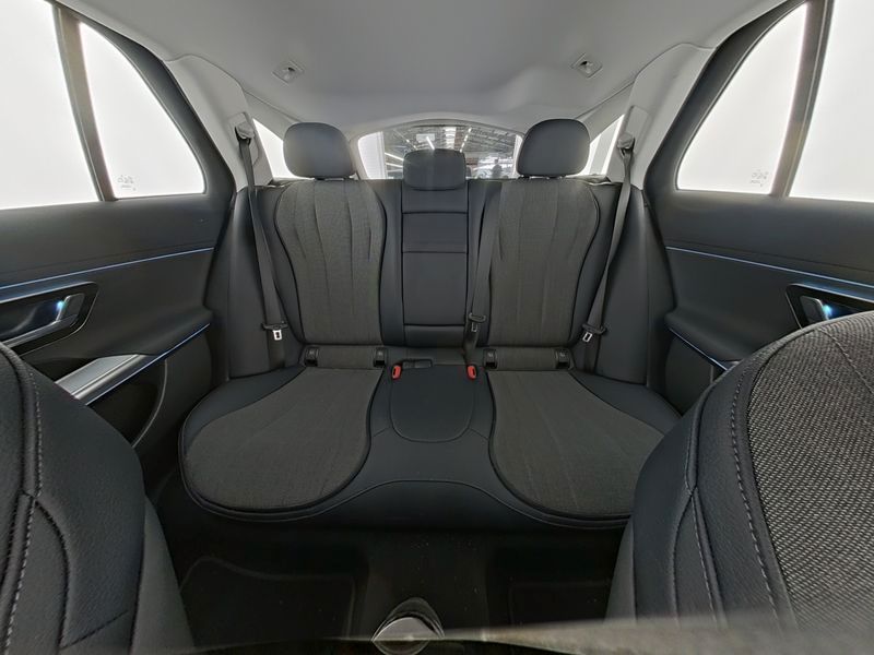 Mercedes-Benz E 220 2025 г. Чёрный, пробег 26915 км