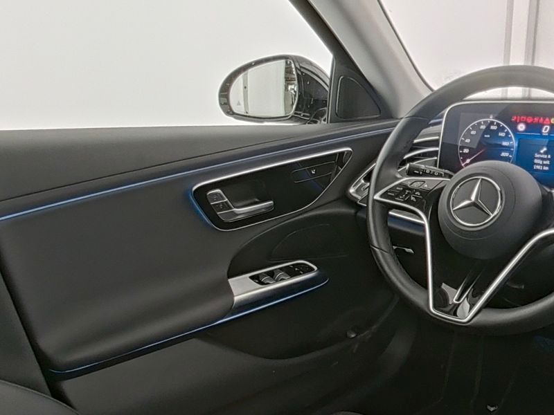 Mercedes-Benz E 220 2025 г. Чёрный, пробег 26915 км