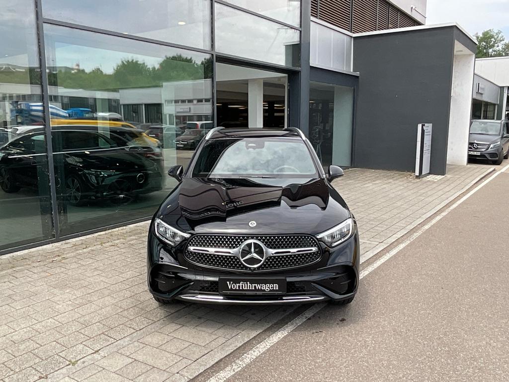 Mercedes-Benz GLC 200 2026 г. Чёрный, пробег 9900 км