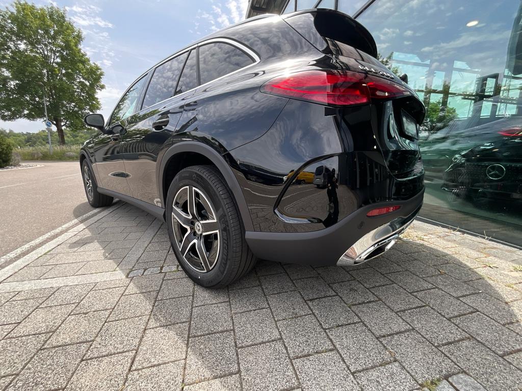 Mercedes-Benz GLC 200 2026 г. Чёрный, пробег 9900 км