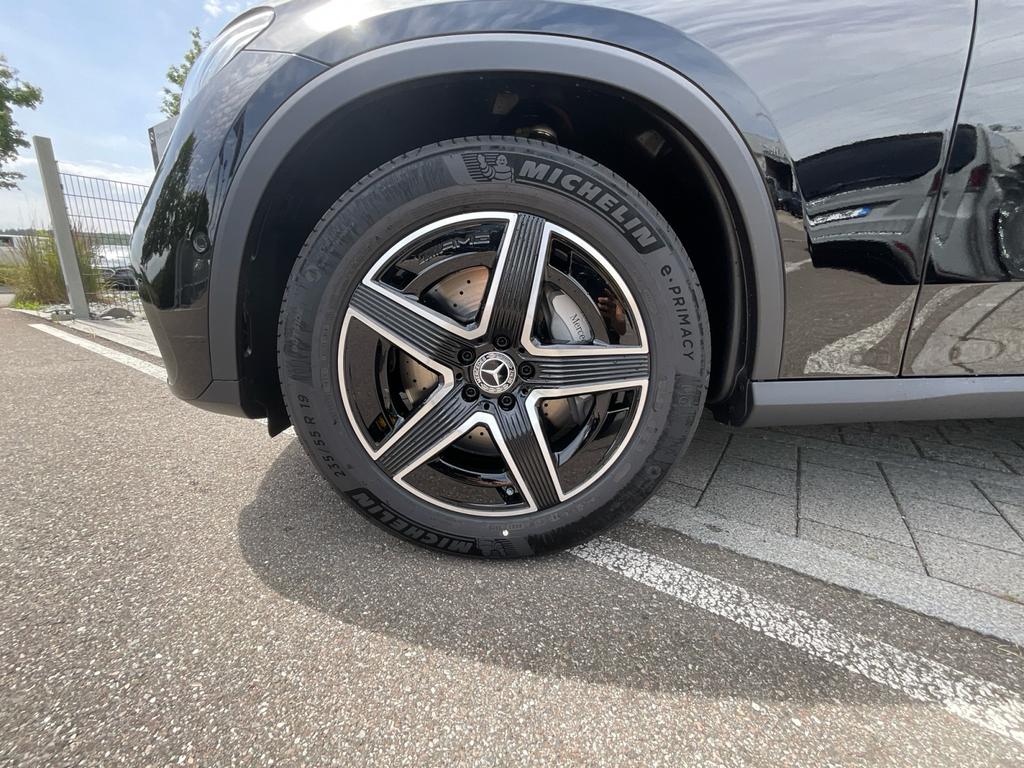 Mercedes-Benz GLC 200 2026 г. Чёрный, пробег 9900 км