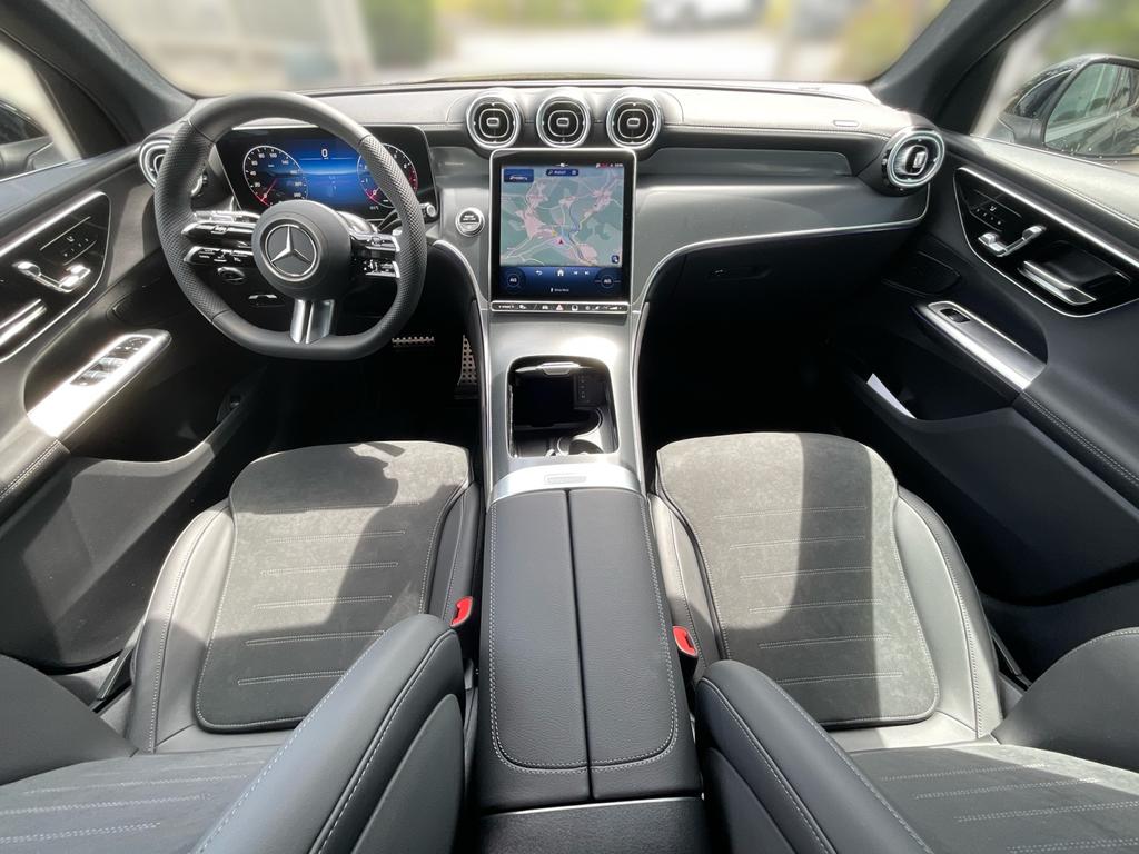 Mercedes-Benz GLC 200 2026 г. Чёрный, пробег 9900 км