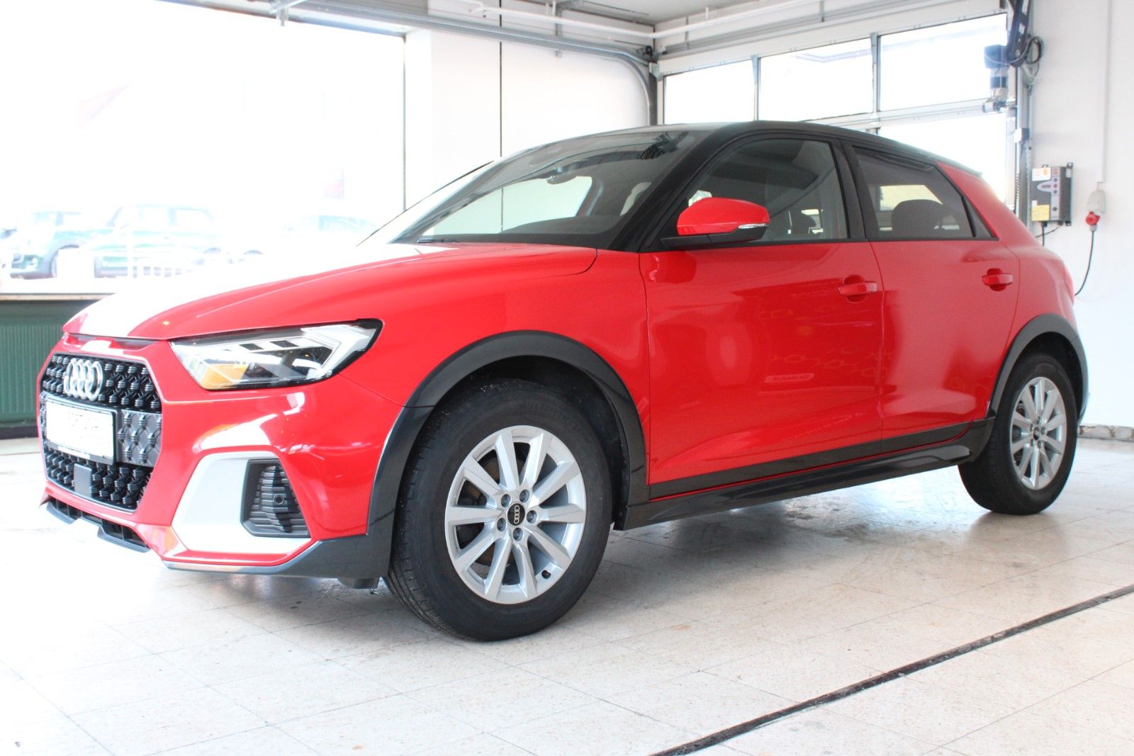 Audi A1 2022 г. Красный, пробег 50000 км