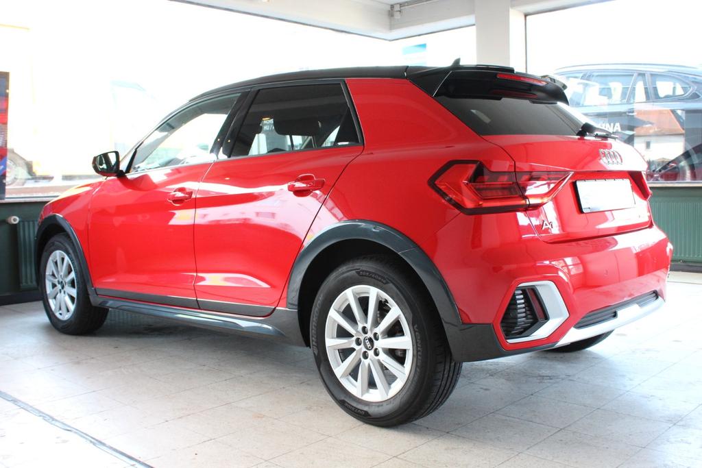 Audi A1 2022 г. Красный, пробег 50000 км