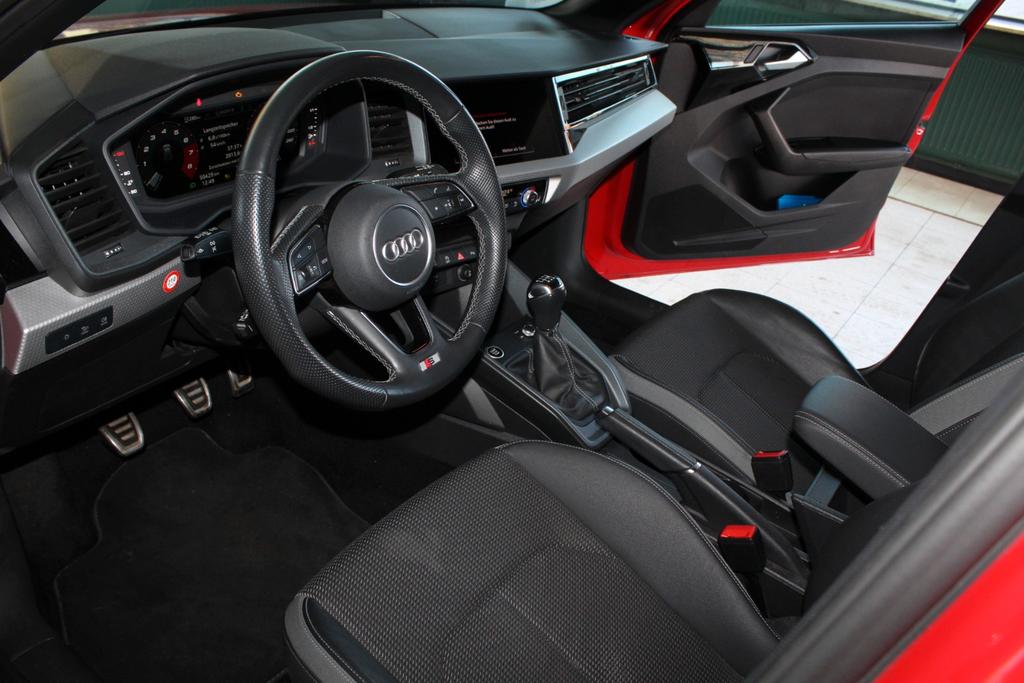 Audi A1 2022 г. Красный, пробег 50000 км