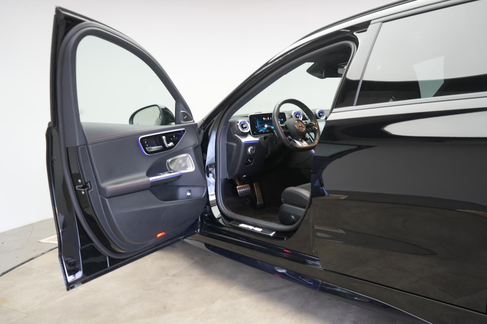 Mercedes-Benz C 43 AMG 2024 г. Чёрный, пробег 48000 км