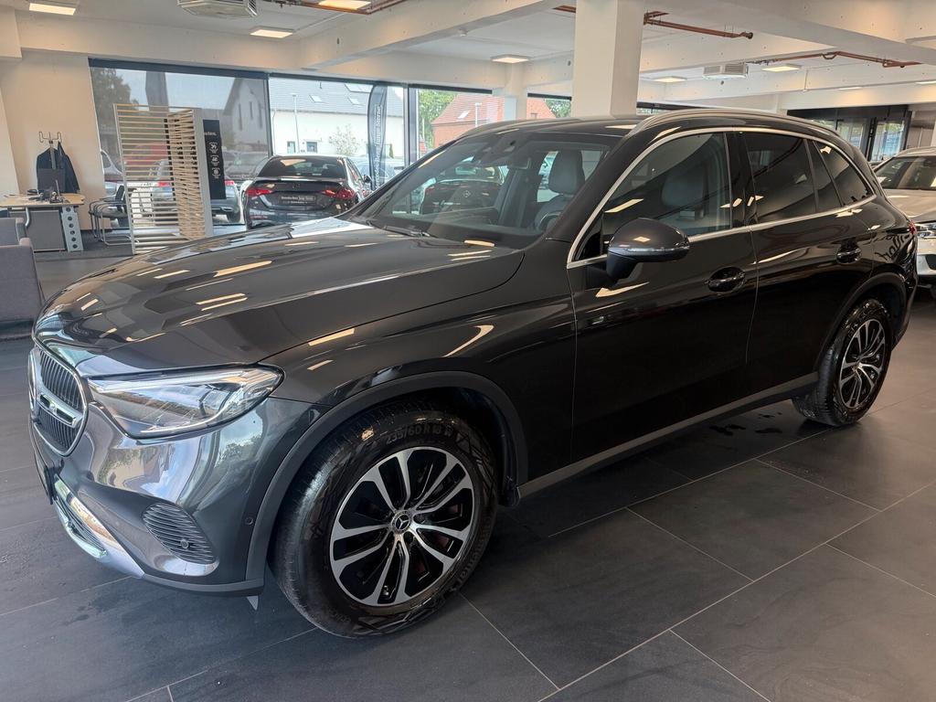 Mercedes-Benz GLC 220 2023 г. Серый, пробег 60000 км