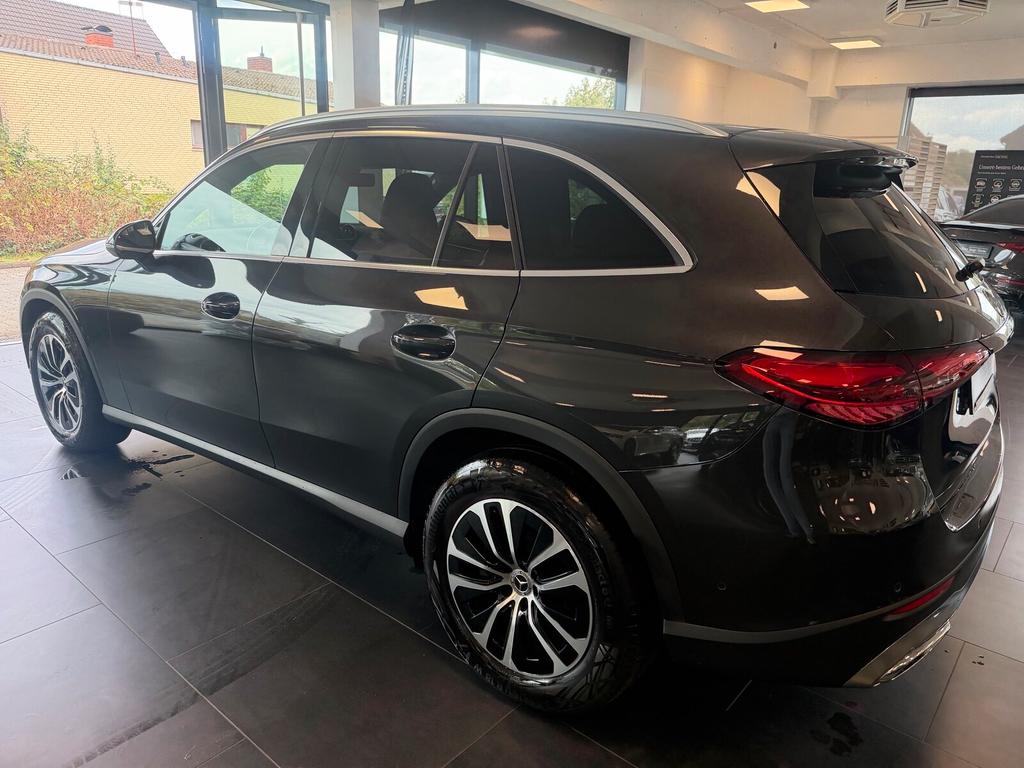 Mercedes-Benz GLC 220 2023 г. Серый, пробег 60000 км