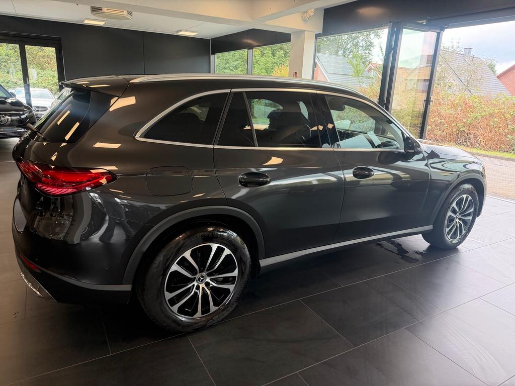 Mercedes-Benz GLC 220 2023 г. Серый, пробег 60000 км