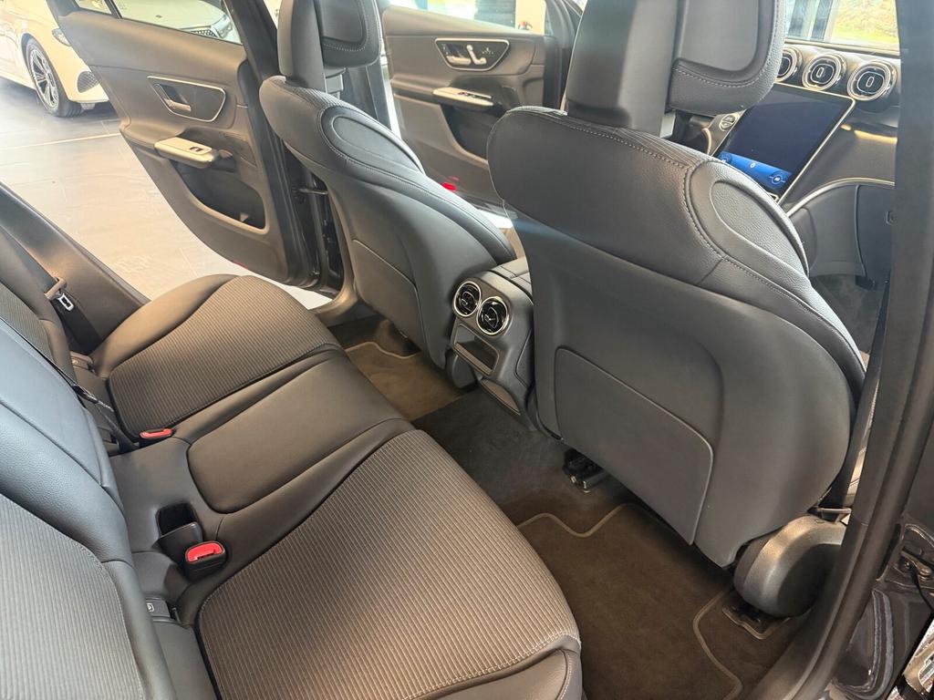 Mercedes-Benz GLC 220 2023 г. Серый, пробег 60000 км