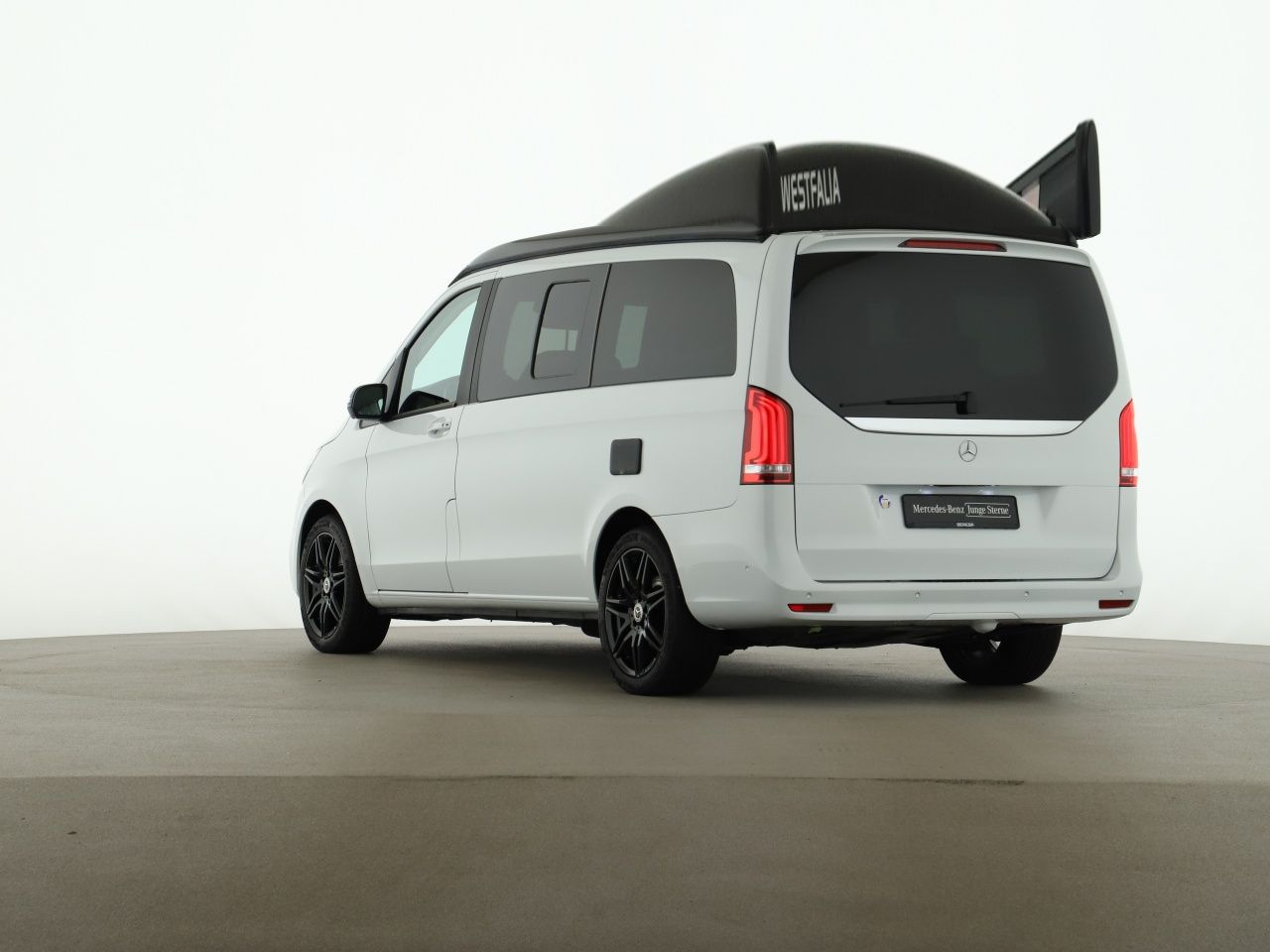 Mercedes-Benz V 300 2022 г. Белый, пробег 44200 км