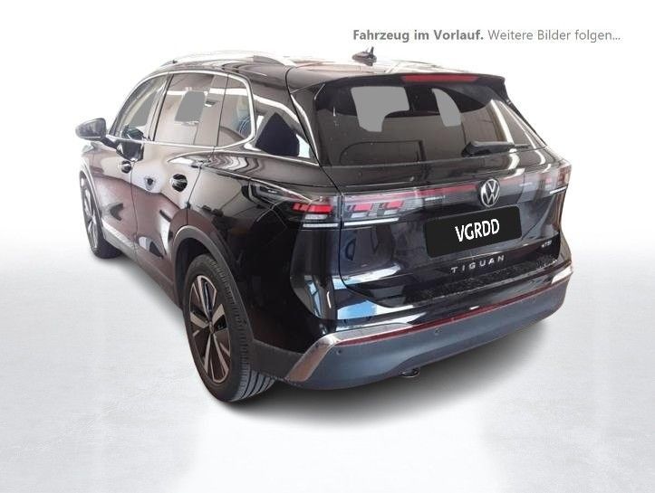 Volkswagen Tiguan 2024 г. Чёрный, пробег 44221 км