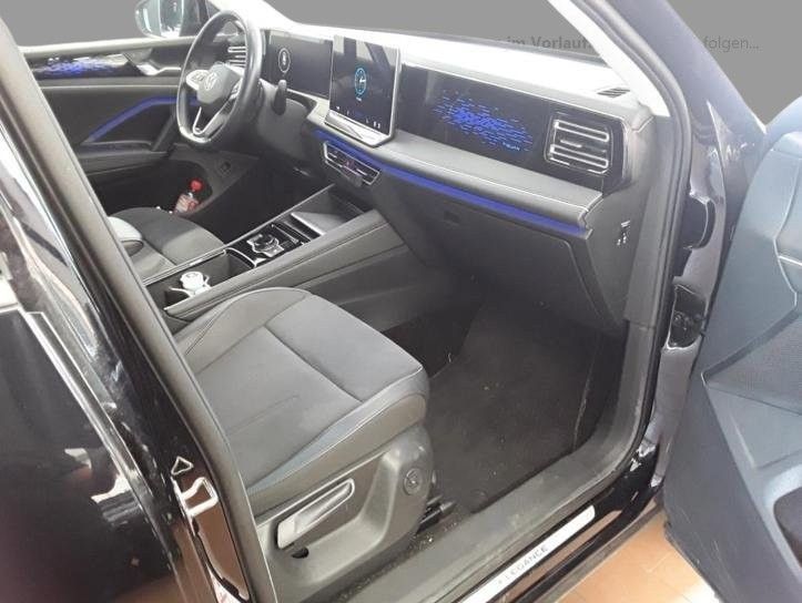 Volkswagen Tiguan 2024 г. Чёрный, пробег 44221 км