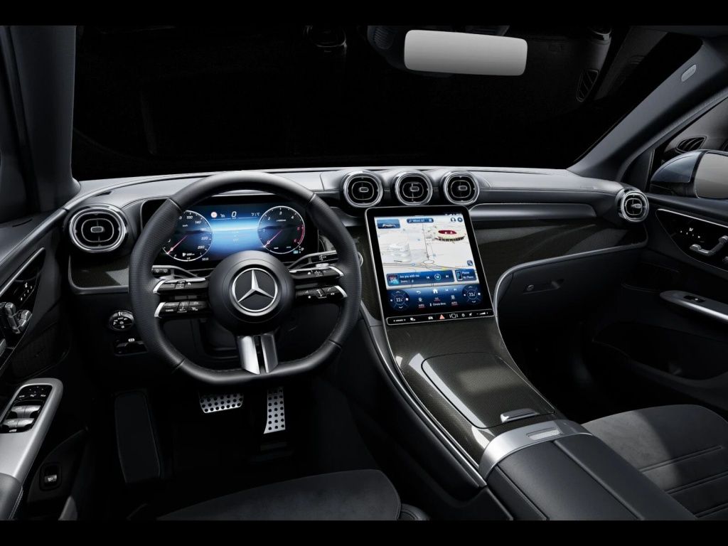 Mercedes-Benz GLC 300 2025 г. Серебристый, пробег 9717 км